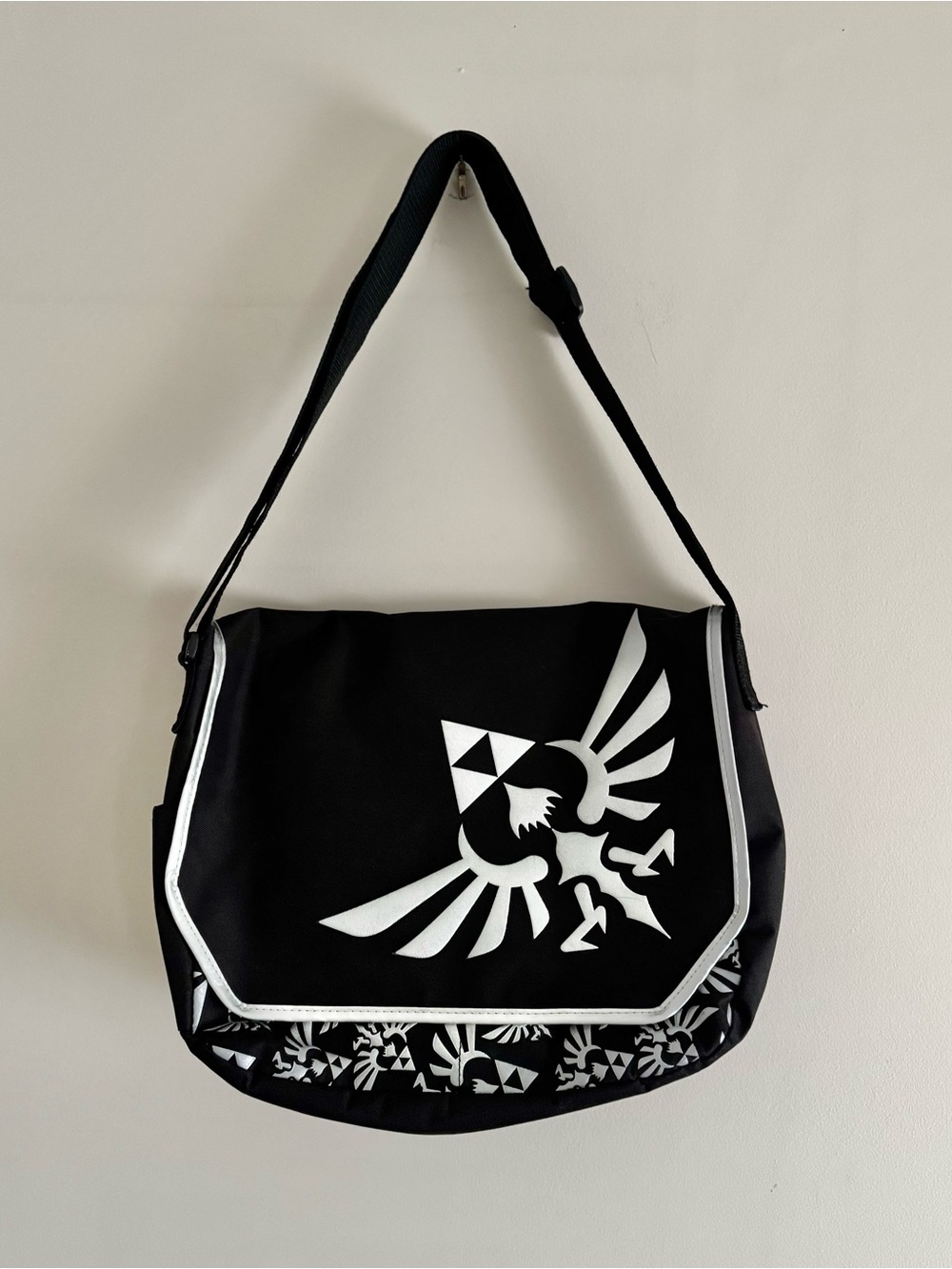 Bioworld Legend of Zelda Black and Silver Triforce Messenger Bag